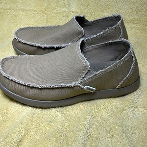 Crocs Santa Cruz Size 8, Tan.  Never Worn